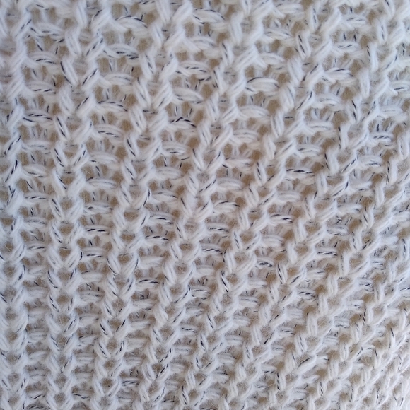 Happy x Nature Gray Open Knit Cropped Cable‎ Knit Sweater - Picture 6 of 7